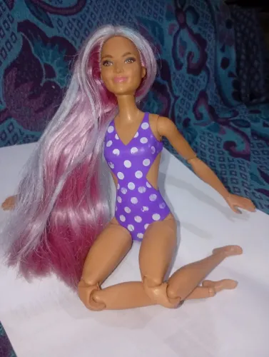 Barbie morena articulada cabelo roxo color revel 