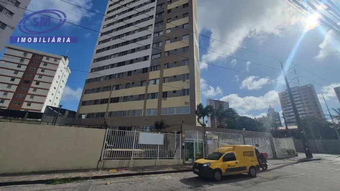 Apartamento com 3 dormitórios para alugar, 61 m² por R$ 3.031/mês - Fátima - Fortaleza/CE