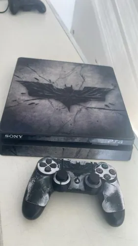 Vendo PS4 1 tb de memória