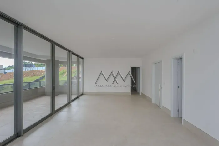 Apartamento à Venda no Vale do Sereno | 208 m² - 4 quartos