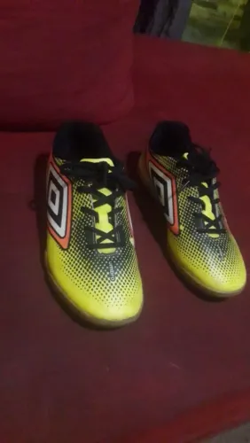 Chuteira Umbro