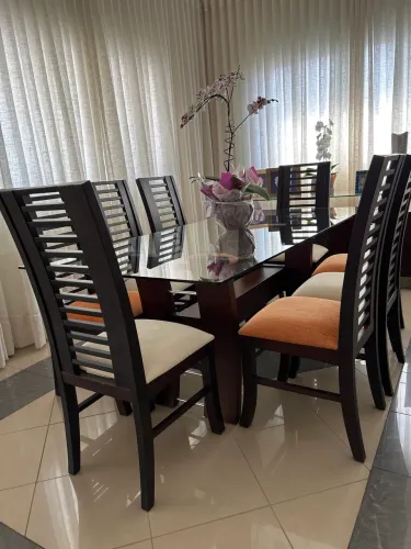 Mesa de jantar de 8 lugares