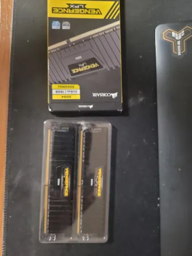 16gb DDR4 (KIT 2 X MEMORIA 8GB DDR4 2400MHZ CORSAIR)