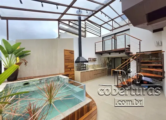 Cobertura à venda no Jardim Oceânico. Barra. Única. 100% Reformada.