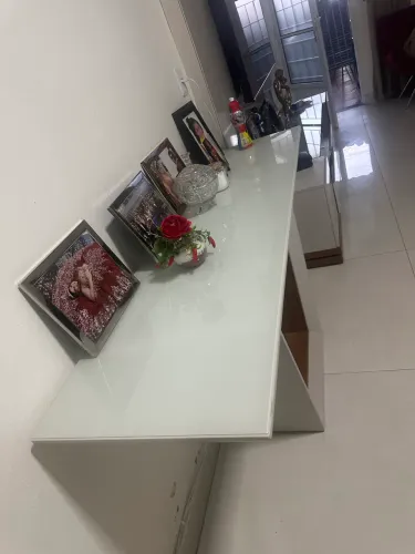 Vende-se aparador da Atlântida móveis praticamente novo