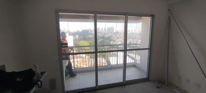 Porta esquadria branca alumínio