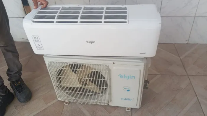 Ar condicionado Split de inverter 9000 btus inverter / seis meses de uso