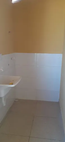 Alugo apto sala quarto banheiro e lavanderia 