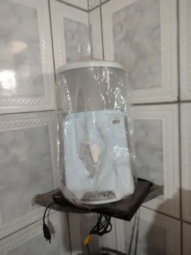 Bebedouro de plástico
