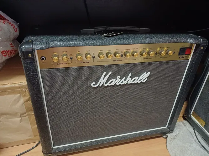 Amplificador Marshall dsl40cr