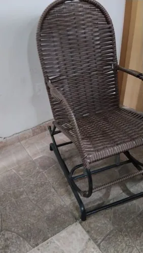 Cadeira de balanço semi nova muito abaixo do preço