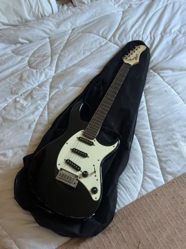Guitarra G110 series NOVA + capa