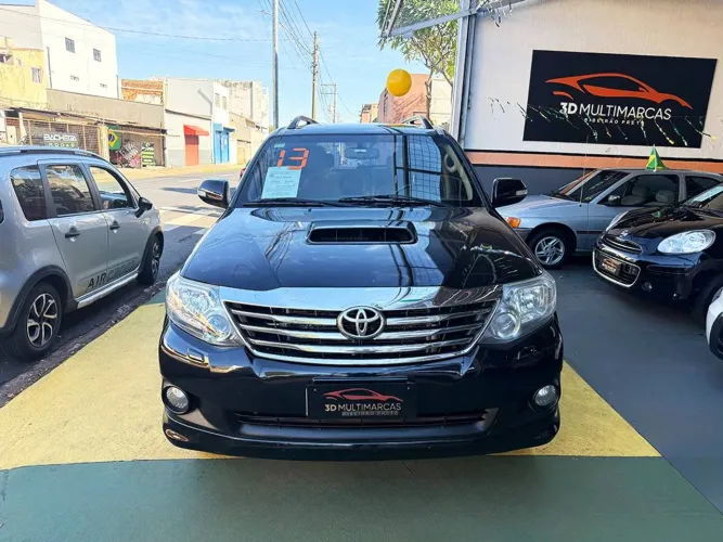 Toyota Hilux SW4 SRV D4-d 4X4 3.0 TDI Dies. AUT 2013