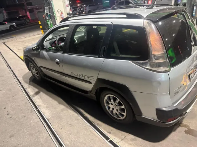 Peugeot 207 SW Escapade 1.6 16V Flex 5P 2009