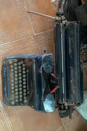 Máquina de escrever antiga