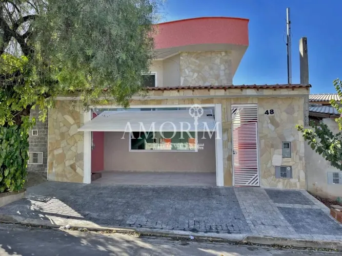 CASA PARA LOCAÇÃO NO PORTAL DOS IPÊS II COM 3 DORMITÓRIOS, SENDO 1 SUÍTE E 2 VAGAS PARA CA
