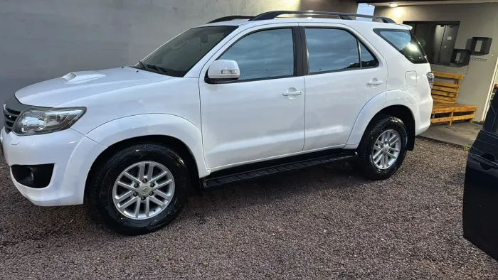 Toyota Hilux SW4 SRV D4-d 4X4 3.0 TDI Dies. AUT 2013
