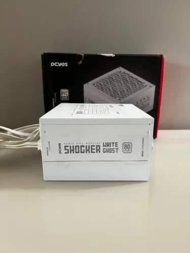 Fonte Gamer Pcyes Shocker Full Modular 600w 80 Plus White - Branco