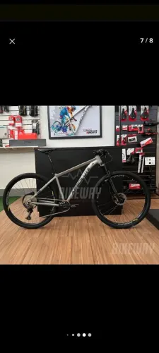Bicicleta abisolute Nero 5 Shimano 