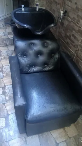 Vendo lavatório para salão de cabeleireiro ou barbearia em bom estado de conservação.