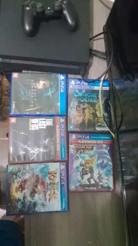 Ps4 slim com 5 jogos 