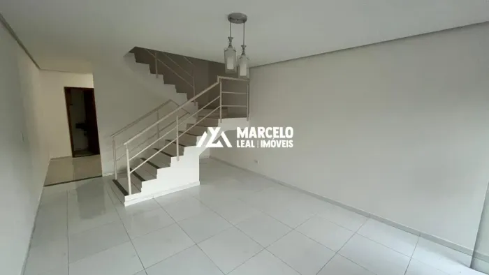 Casa com 2 suítes no bairro Alto Maron, próximo ao Condomínio Cidadela
