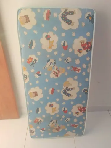 Colchão infantil para berço americano