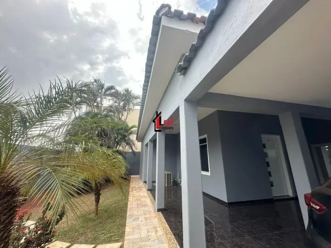 Casa para Venda em Bataguassu, CENTRO, 3 dormitórios, 1 suíte, 2 banheiros, 4 vagas