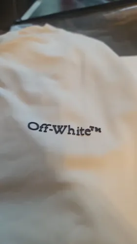 camiseta off white