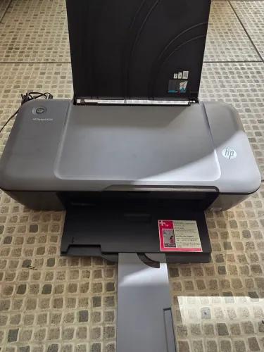 Impressora HP Deskjet 1000 ligando sem testes