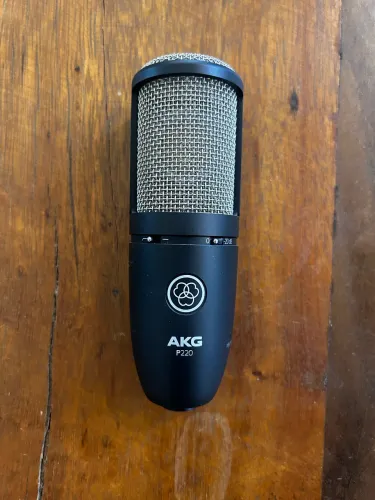Microfone - AKG P220