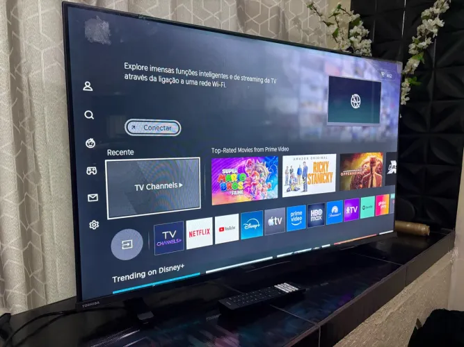 Televisão Toshiba, 43 polegadas, smart e Android