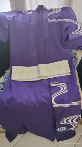 Roupa Oriental roxo com faixa