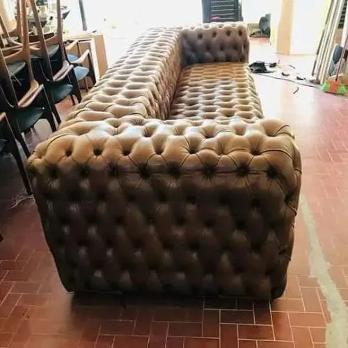Sofá e poltrona Chesterfield em até 12x sem juros
