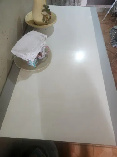 MESA COM 4 CADEIRAS