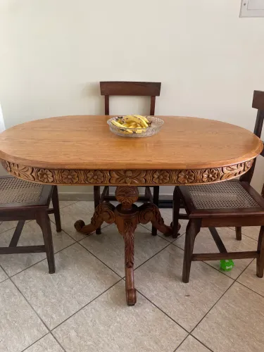 Mesa madeira maciça entalhada