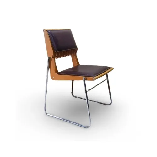 Cadeiras modelo ripa