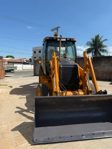 Retroescavadeira 