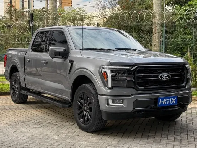 Ford F-150 Lariat Black 4X4 5.0 V8 2024