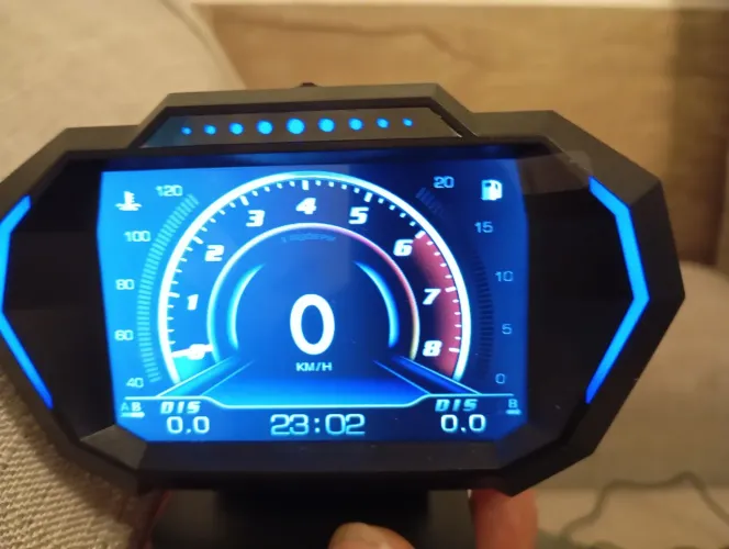 computador de bordo digital ou velocímetro HUD