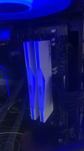 Troco  2 pentes 16 gigas DDR4 3200  troco em 1 pente 16 DDR5
