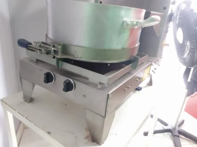 Máquina de fazer salgado