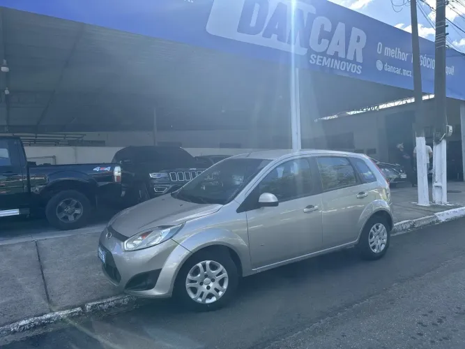 Ford Fiesta 1.6 16V Flex Mec. 5P 2014