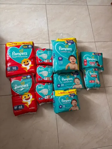 VENDO LOTE PAMPERS M OU TROCO