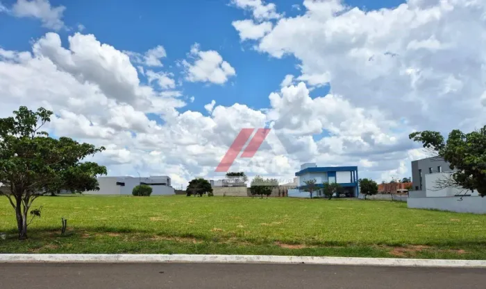 Terreno de 465 m² no Condomínio Fazenda Santa Lúcia