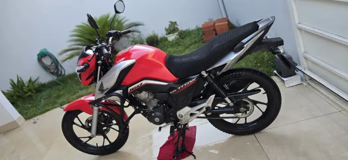 CG Titan 160 especial 40 anos