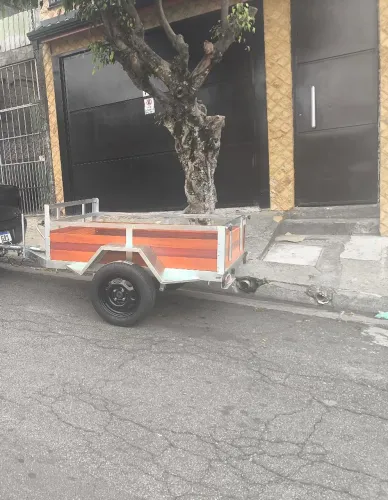 Carretinha reboque ano 2025 suporte de moto 