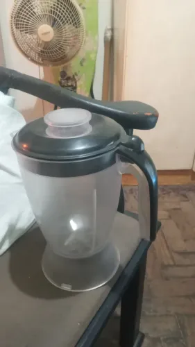 Vendo 1 copo de liquidificador de 1600ml sem marca!