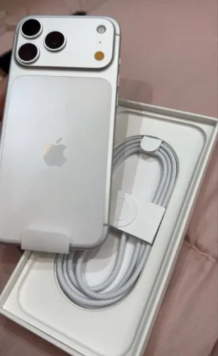 iPhone 17 pro max prata