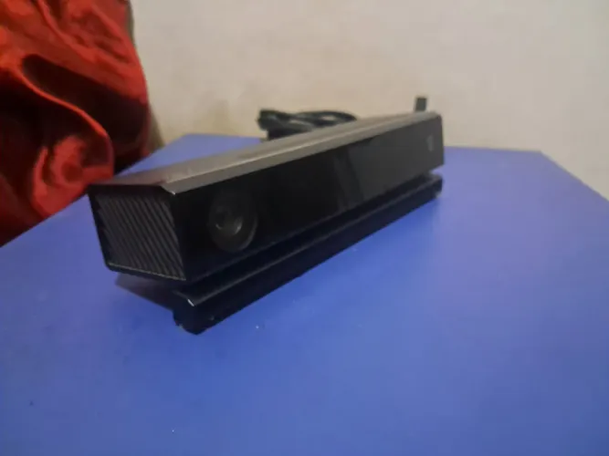 Kinect para Xbox one em perfeito estado + jogo Just Dance 2016